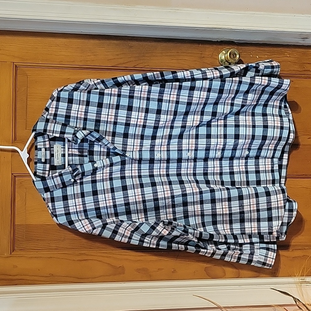 NWOT Mens fannel shirt. Blue white and red Sixe XXL short.